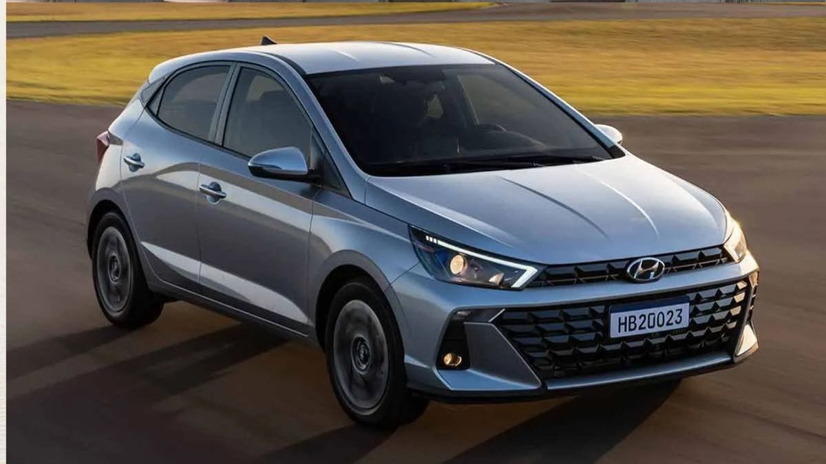 Hyundai HB20 prata