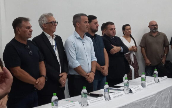 A cerimônia aconteceu no Paço Municipal e contou com as presenças do vice-prefeito Tamer Júnior, do secretário de Saúde Paolo Bianchi, do presidente da Fundação do ABC Aldemir Humberto Soares
