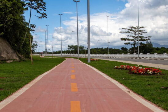 A ponte que liga o Bom Retiro ao São Manoel é um marco da engenharia na Baixada Santista