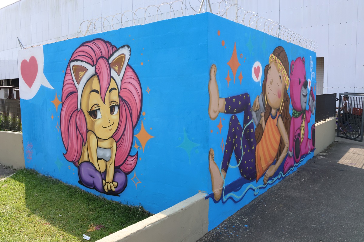 Grafite que faz parte da decoração de próprios públicos em Praia Grande, para ilustrar a diferença entre a arte e a pichação