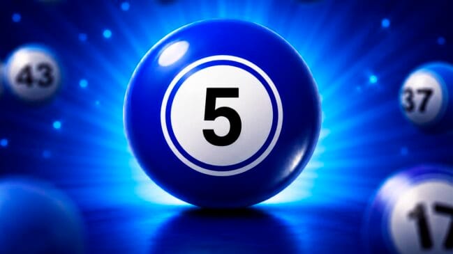 Bola de bingo azul vibrante e brilhante com o número 5 em preto dentro de um círculo branco