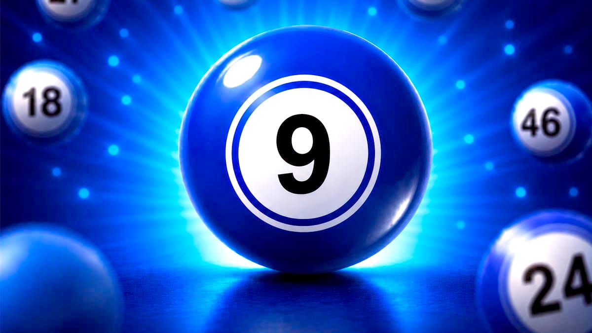 Bola de bingo azul vibrante e brilhante com o número 9 em preto dentro de um círculo branco