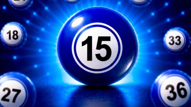Bola de loteria azul brilhante em destaque com o número 15 centralizado em um círculo branco