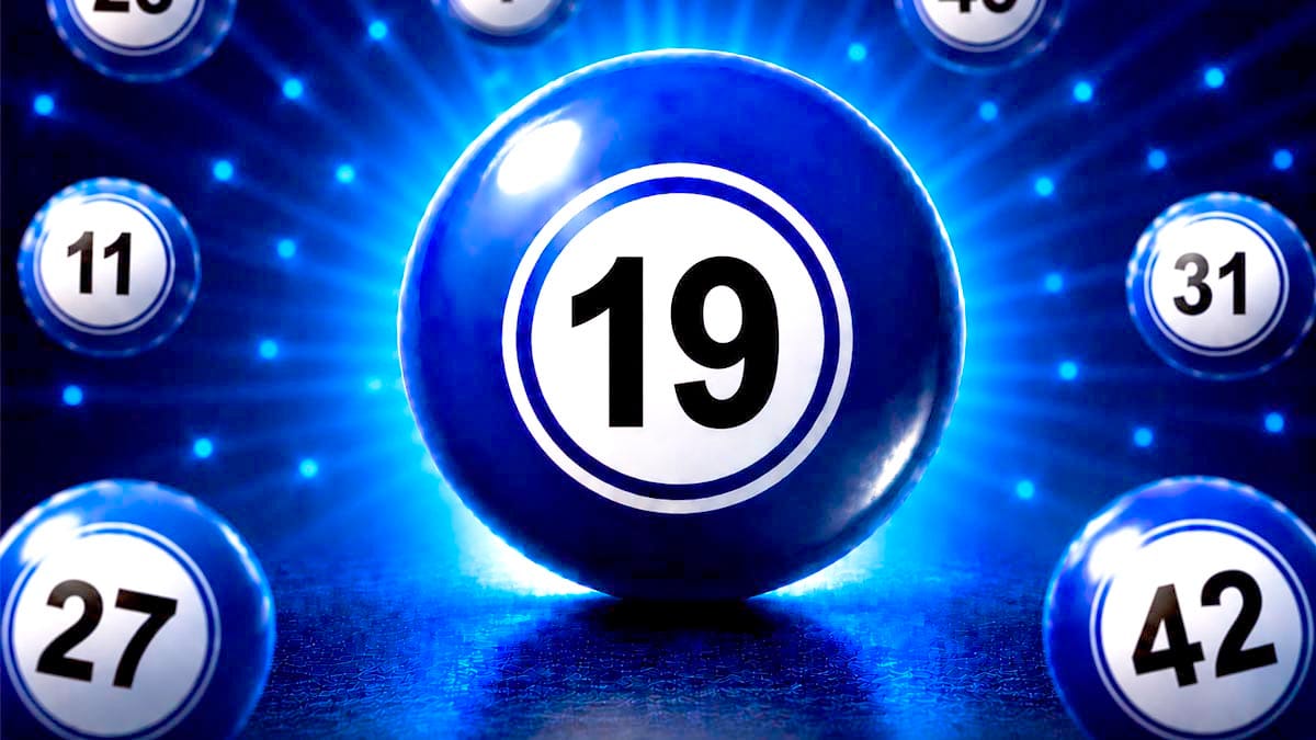 Bola de loteria azul brilhante em destaque com o número 19 centralizado em um círculo branco