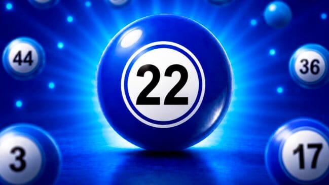 Bola de sorteio azul brilhante em destaque com o número 22 em preto no centro de um círculo branco
