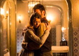 Lívia (Alinne Moraes) e Pedro (Emílio Dantas) *** Local Caption *** CAP 11  CENA 20. Lívia ( Alinne Moraes )