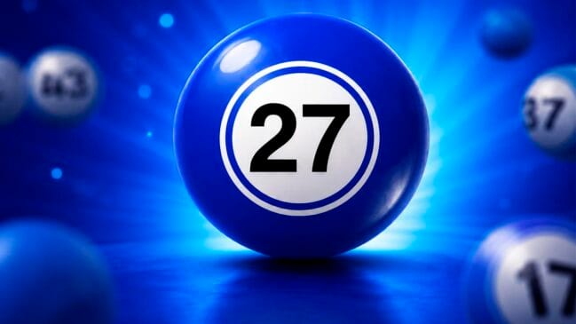 Bola de sorteio azul brilhante em destaque com o número 27 em preto no centro de um círculo branco
