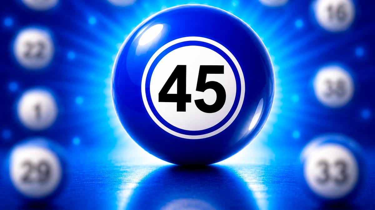 Bola de sorteio azul brilhante em destaque com o número 45 em preto no centro de um círculo branco