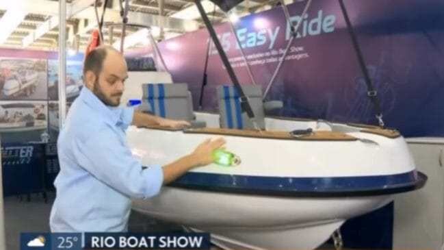 Após mais de duas décadas, empresário retomou barco criado nos anos 1980 e chamou atenção pela história por trás do lançamento (Foto: Reprodução/Youtube)