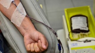 Pesquisa com pacientes do SUS mostra que o DNA pode esconder sinais de câncer antes mesmo do diagnóstico e acende alerta para famílias inteiras (Foto: Agência Brasil)