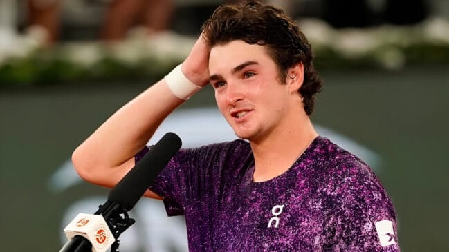 Os 8 recordes absurdos que João Fonseca bateu após vitória histórica sobre Djokovic