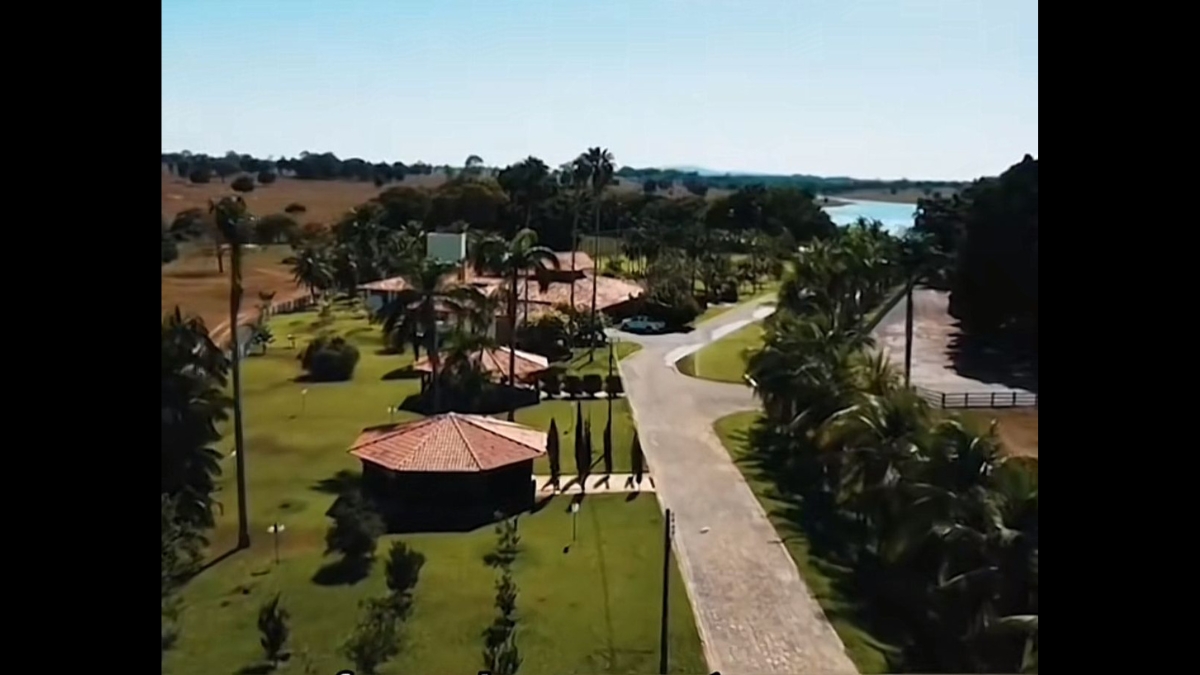 Panorama da estrutura completa da propriedade de Zezé Di Camargo. / Reprodução