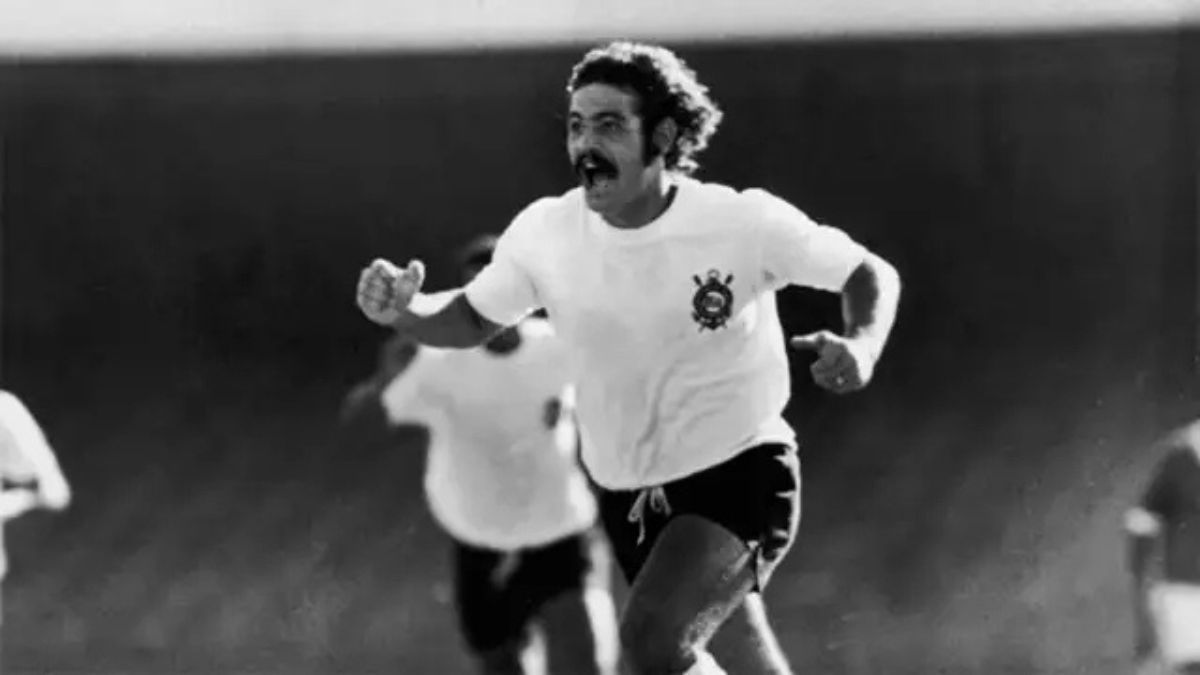 Rivellino é idolo no Corinthians mesmo sem conquistar nenhum título