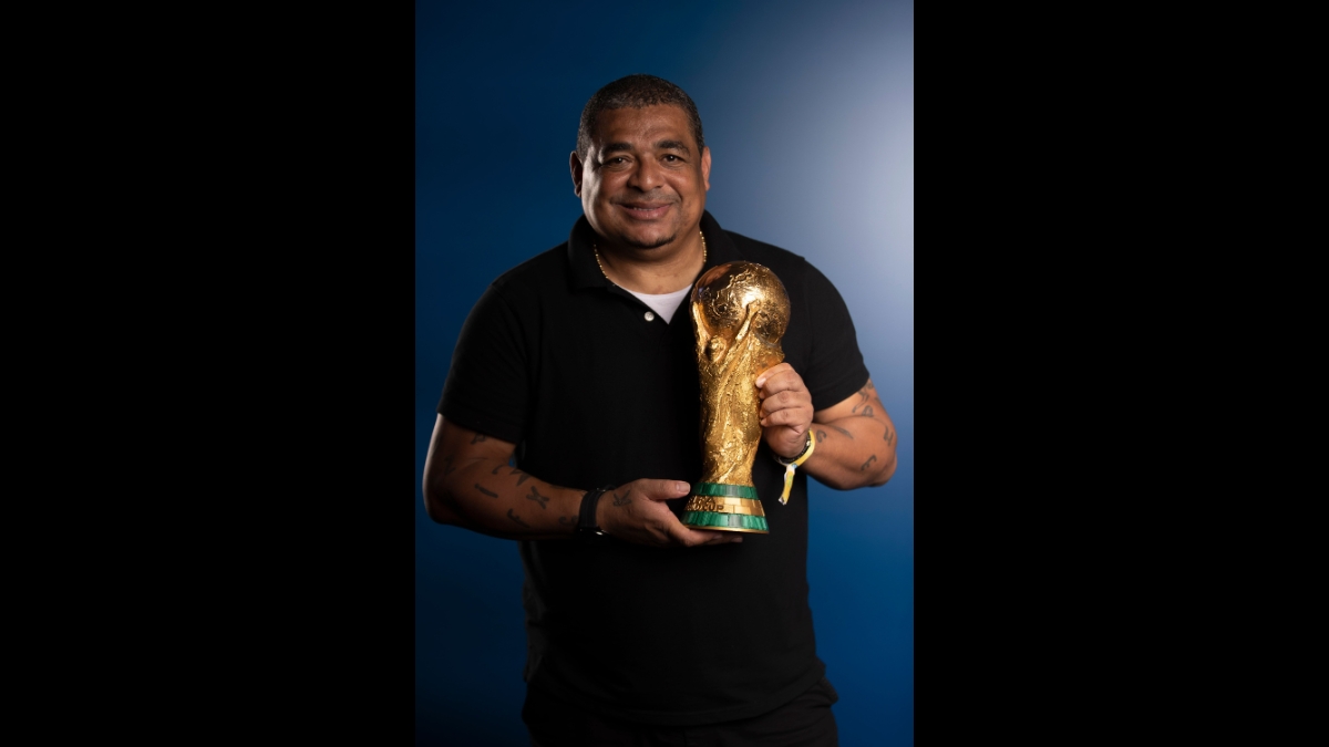 Vampeta é campeão do mundo com título em 2002