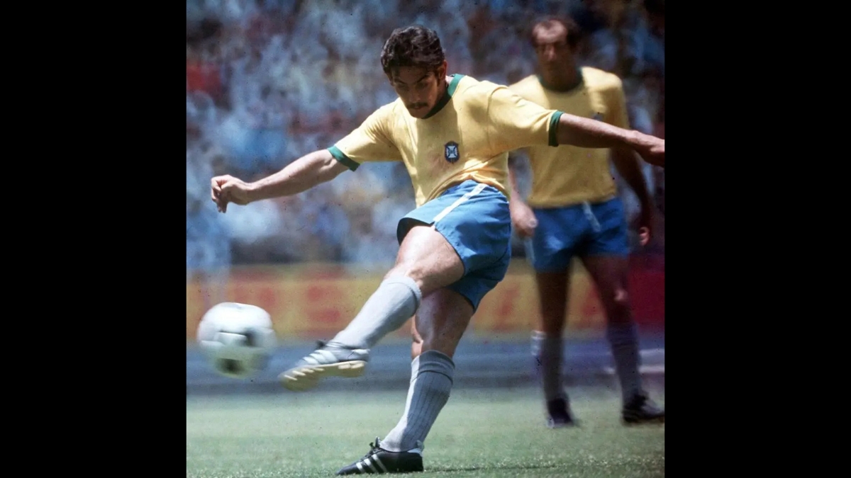 No Brasil foi peça importante no título de 70 ao lado de Pelé e companhia