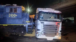 Trem e carreta