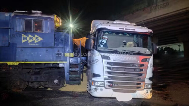 Trem e carreta