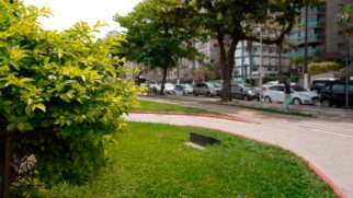Estacionamento na orla da praia