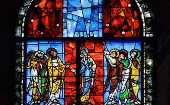 Catedral na frança com imagem de cristo