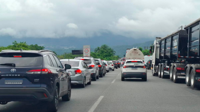 Manhã desta sexta-feira (22), está com muito trânsito em diversos pontos do Sistema Anchieta-Imigrantes (DL/Reprodução)