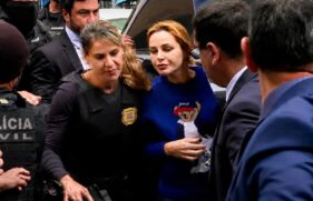 Influenciadora e advogada Deolane Bezerra sendo presa em operação da Polícia Civil de São Paulo