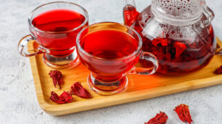 Chá de hibisco/Freepik/azerbaijan_stockers