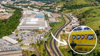 Montagem de uma fábrica com um círculo mostrando os detergentes Ypê