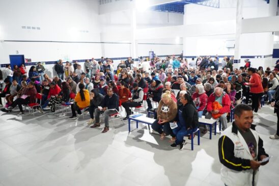 Na última semana, aproximadamente 350 moradores participaram de uma assembleia técnica realizada no pátio da EMEF Prefeito Cassimiro Correa Neto. 