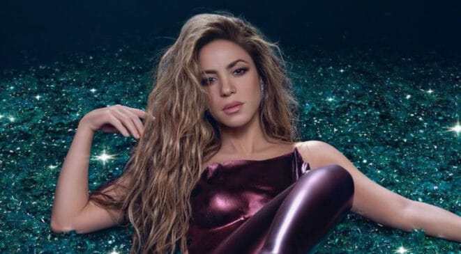 A imagem mostra a cantora shakira