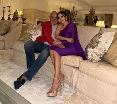 Dono da RedeTV ao lado da esposa
