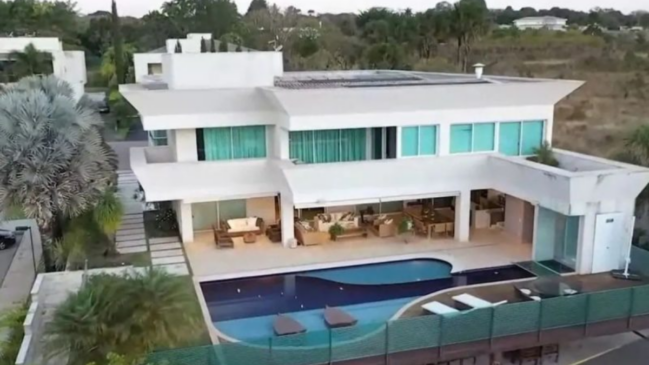 Vista aérea da mansão de Flávio Bolsonaro