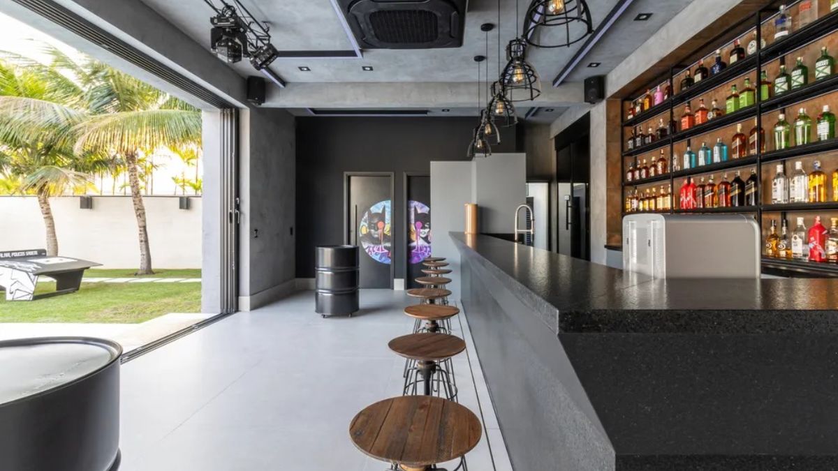 Imagem do bar da mansão de Gabigol