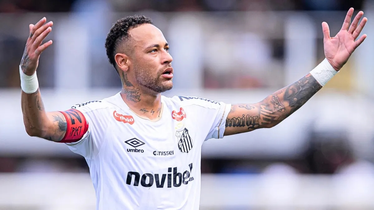 A imagem mostra Neymar Jr na Vila Belmiro