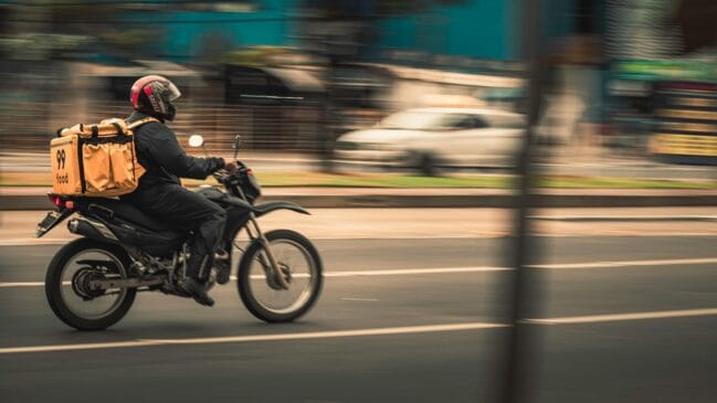Motoqueiro de aplicativo de entrega