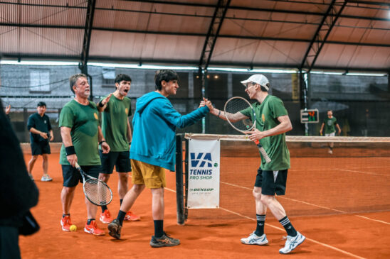Após rodadas intensas, o principal evento de tênis corporativo da região prepara os confrontos de domingo no bairro do Macuco, unindo o melhor do esporte a experiências gastronômicas exclusivas.