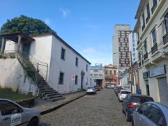 A imagem mostra a rua tiro 11
