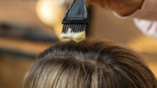 Tingir o cabelo