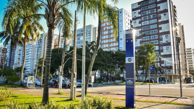 Paisagem de São Vicente com câmera de segurança instalada