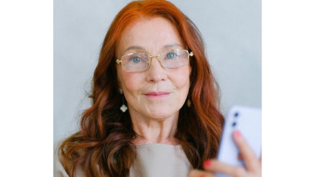Idosa ruiva
