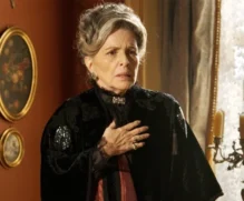 Vitória (Irene Ravache)