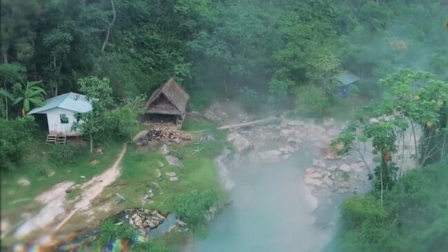 Shanay-timpishka intriga cientistas ao revelar água quase em ebulição no coração da floresta amazônica (Foto: Reprodução/Youtube)