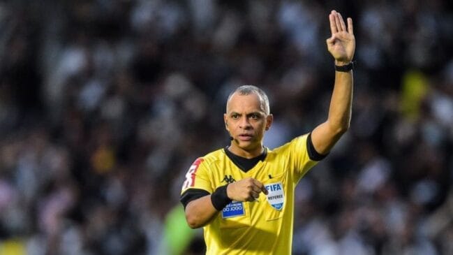 Cartões vermelhos em México x África do Sul quebram recorde dos jogos de abertura da Copa