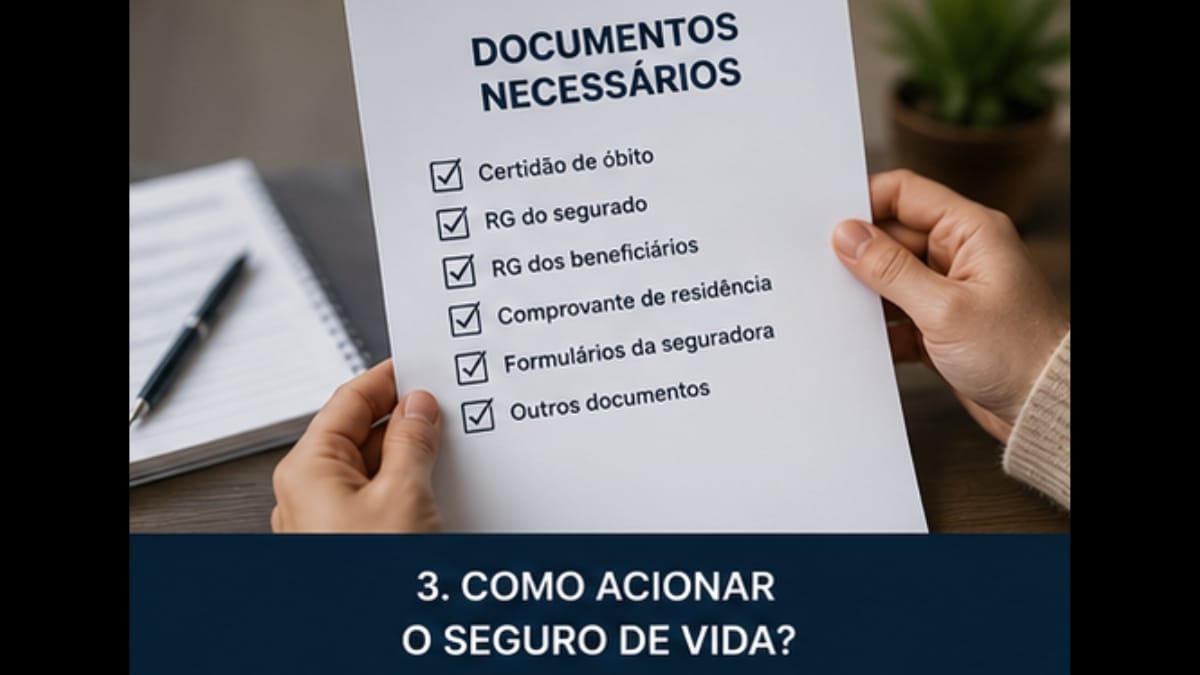 Pessoa segurando uma lista de documentos necessários para solicitar um seguro de vida.