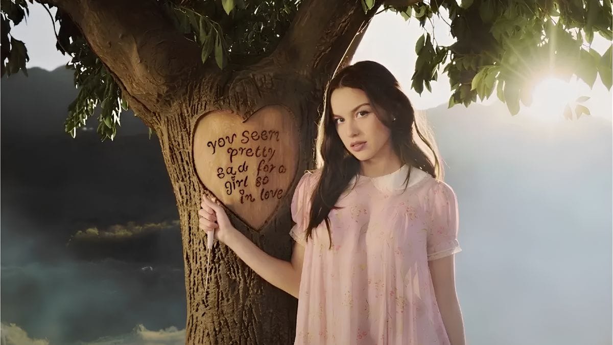 “You Seem Pretty Sad for a Girl So In Love” chega no Dia dos Namorados e explora os dois lados do amor