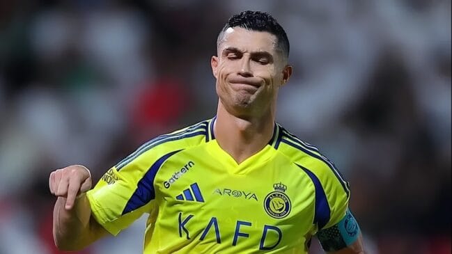 Cristiano Ronaldo: “Eu sinto uma necessidade sem fim de aprender, de melhorar, de evoluir, não apenas para agradar ao treinador ou aos fãs — mas também para satisfazer a mim mesmo.”