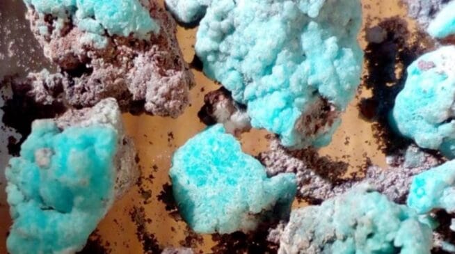 Pesquisa encontra mineral vulcânico nunca antes visto e que pode ser a chave das baterias do futuro