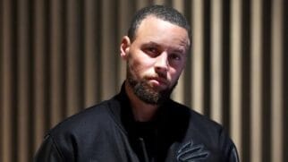 Nem Nike, nem Adidas! Stephen Curry surpreende o mundo e fecha contrato de 10 anos com marca desconhecida