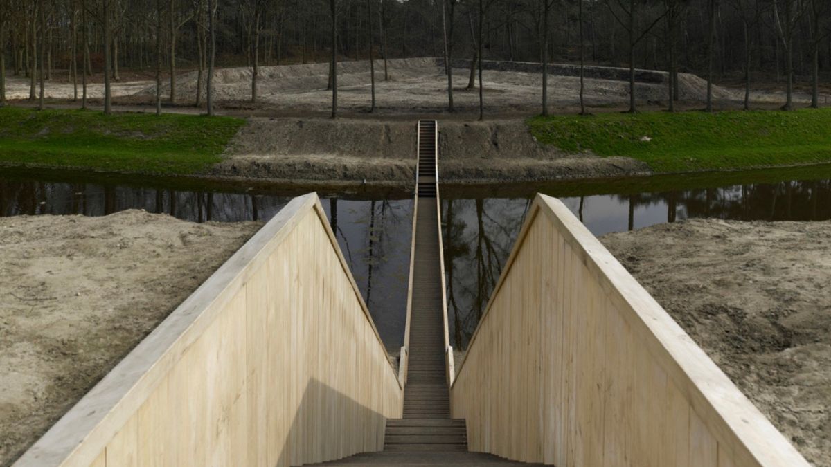 Ponte que divide as águas como Moisés impressiona turistas e parece desaparecer na água - Ponte que _divide as águas_ como Moisés impressiona turistas e parece desaparecer na água
