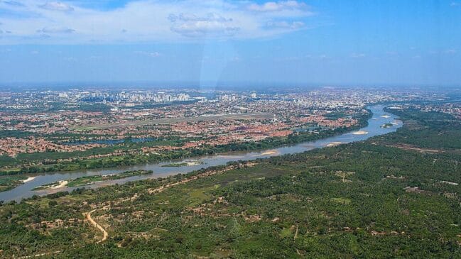 A única capital do Nordeste sem praia tem dois rios no lugar do mar