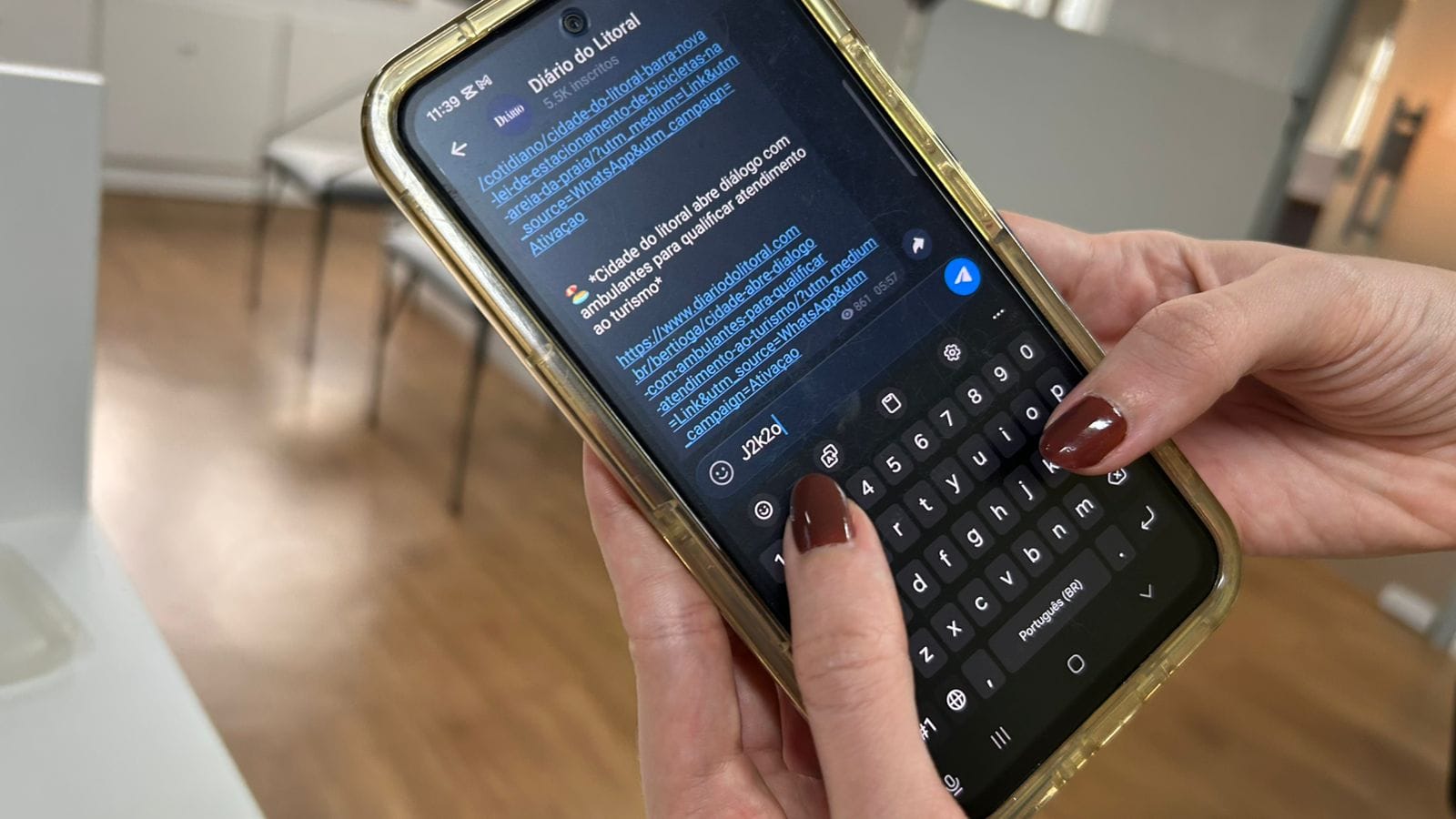 Além dos celulares, é possível baixar a versão de desktop diretamente no site oficial do aplicativo ou utilizá-lo via navegador através do Telegram Web